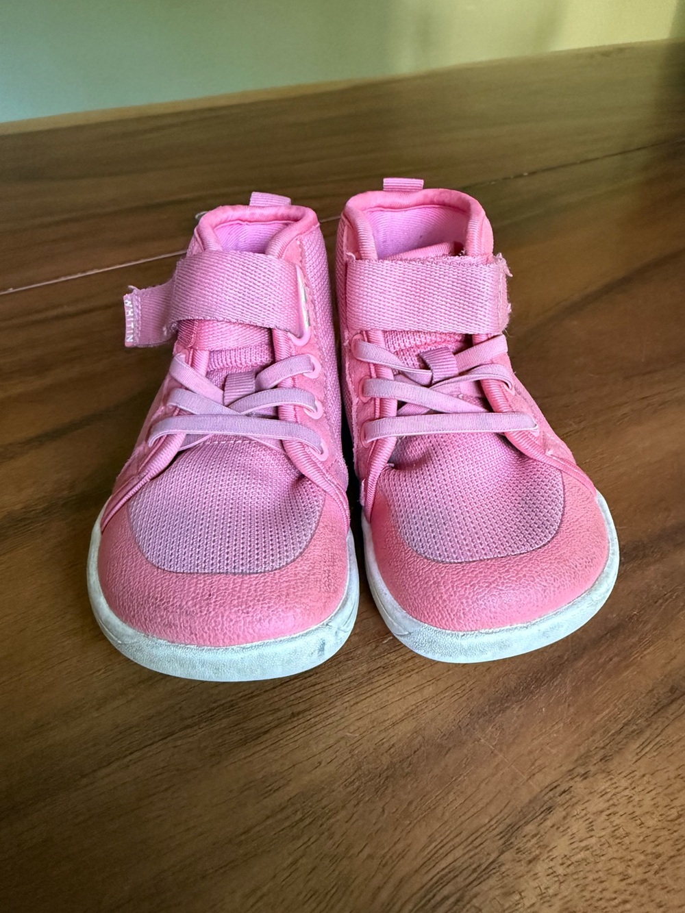 Whitin hightop barefoot kids shoes (size 9)